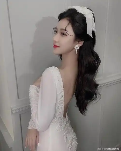 今日养眼美女台湾洪真英美好身材藏不住甜美笑容