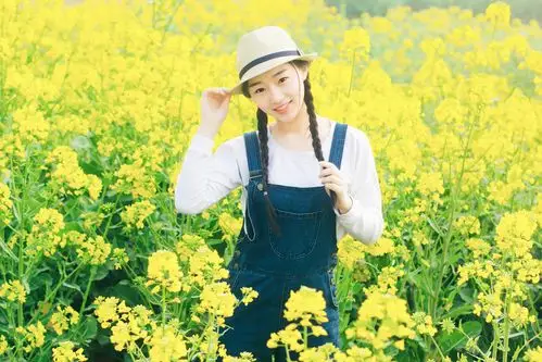 油菜花田伤感意境美女图集小清新女生图片