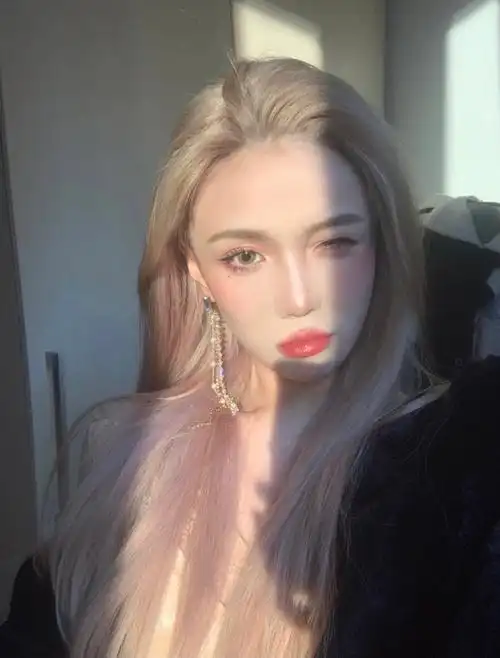 今年最流行的白金亚麻色满满的混血感