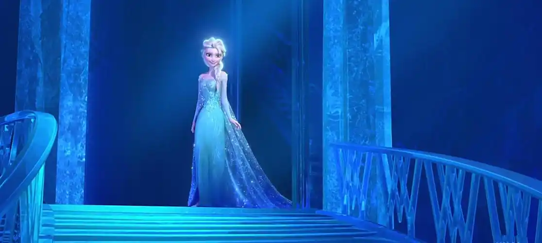 迪士尼公主艾莎的四套服装造型,每件都有披风,绿色轻纱最罕见