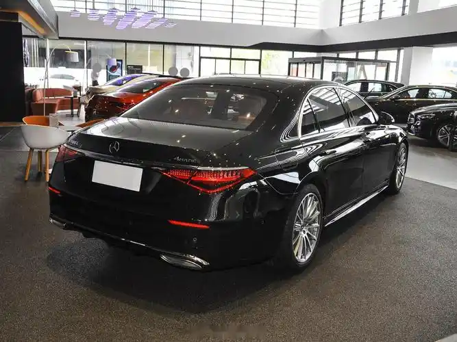 奔驰s500l 4matic 曜岩黑/赭石棕 直接现金优惠26万,160万出头_奔驰s