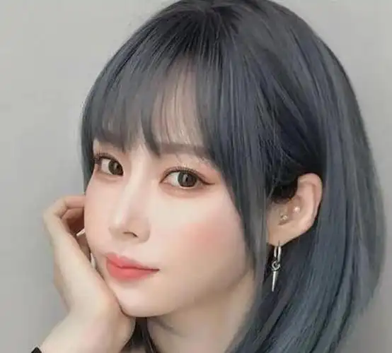 不但可以快速安全美白,还能提升你的时髦度哦,那么染发什么颜色显白又