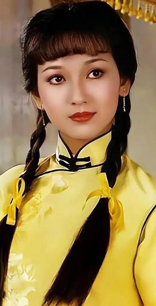 回顾赵雅芝的3个麒麟子:小儿子继承衣钵,长子次子个个让她骄傲