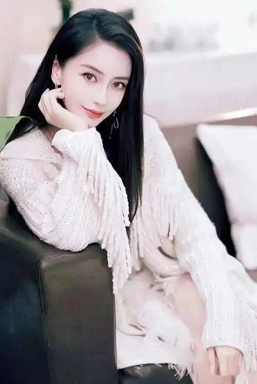 杨颖这组照片自然大方美丽