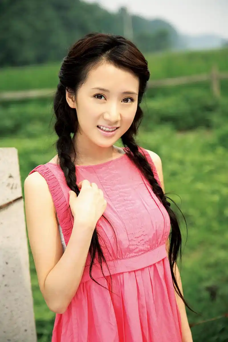 李念真的是娱乐圈一股清流,当年出演《蜗居》中海藻一角而爆红,进入