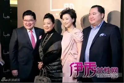 娱乐 明星 大陆星闻 / 正文曹可凡与妻子结婚多年并有一个8岁的儿子