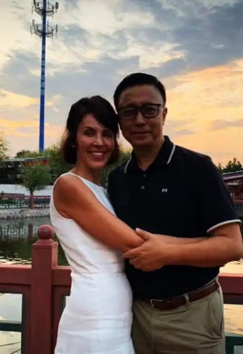 疯狂英语李阳疑似家暴女儿,前妻晒出争吵视频,一家人都在嘶吼_腾讯