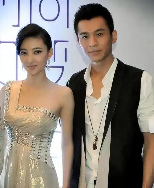 王丽坤和他同居8年付出最美好的青春他却转身与别人结了婚