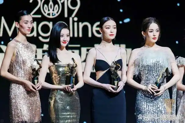 有三位备受瞩目的女星,她们分别是景甜,古力娜扎和迪丽热巴