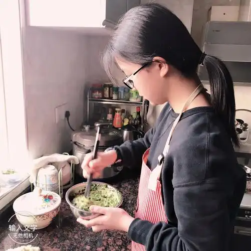 大家好,我是伏玺霓,今天给大家晒一晒我做菜的照片和视频,很好吃的呦!