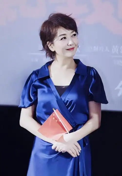 看了江珊现状,才知啥叫天生丽质,年轻时清秀俊美,老了风韵迷人