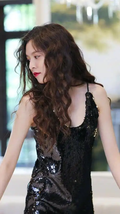 宋妍霏壁纸,你喜欢这位美女吗