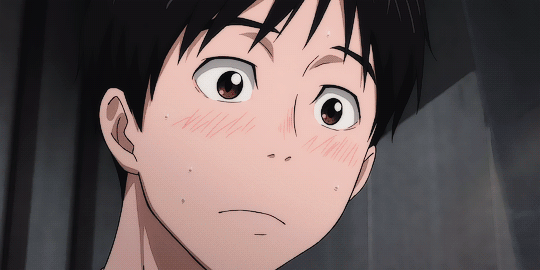 动漫gif男孩gif惊讶gif摸头gif