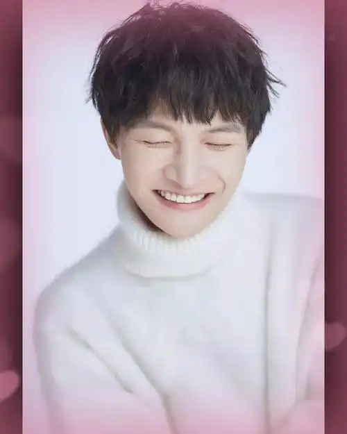 歌手周深 笑起来太好看啦!-娱乐视频-搜狐视频