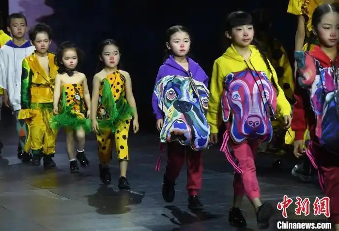 重庆少儿t台时装秀尽显活泼可爱