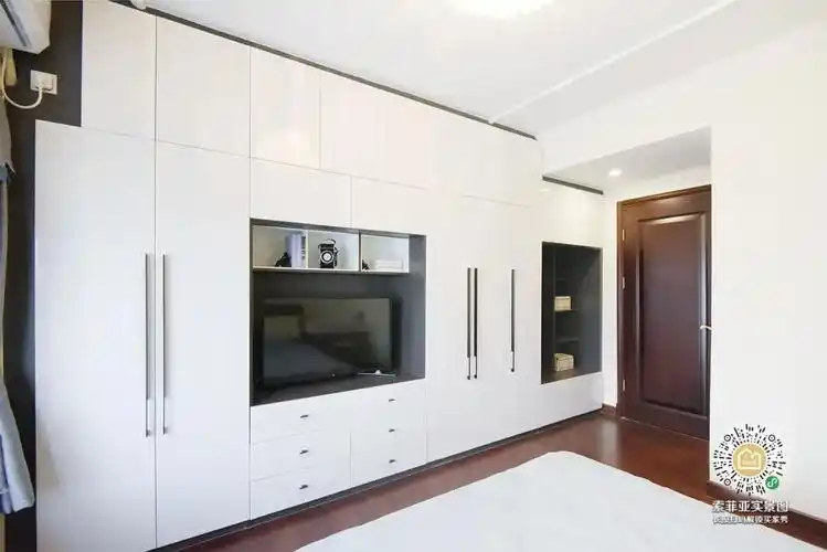 这些整墙衣柜,装起来可比衣帽间爽太多了!