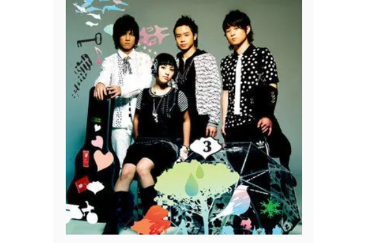 p>《枪与玫瑰》是南拳妈妈演唱的歌曲,收录于《调色盘》专辑中. /p>