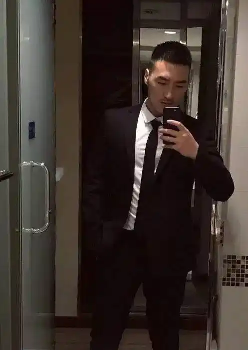 汤不热亲测活捉一只大捷豹肌肉男