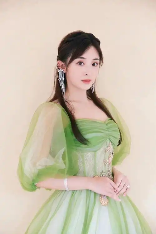 张含韵壁纸一位来自四川的美女