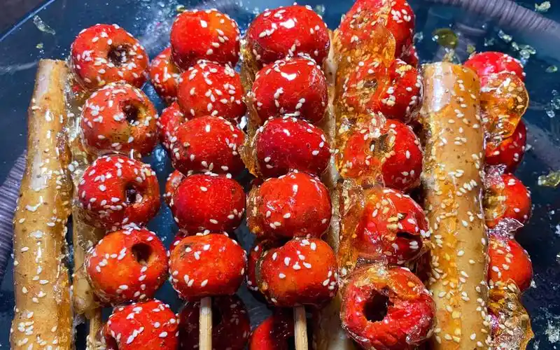 冰糖葫芦直接放糖就错了,教你正确做法,不返砂不粘牙,酸甜开胃