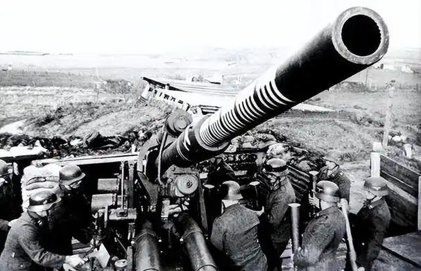 88毫米高射炮被公认为德国第二次世界大战(简称"二战")中最强的火炮