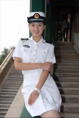 台湾"立委"批台军:军服丑让人不想当兵(组图)【4】