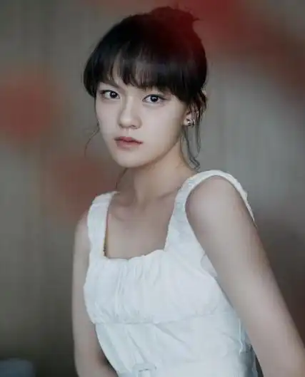 中国十大最漂亮童星女(全国公认最美00后小花女明星名单)