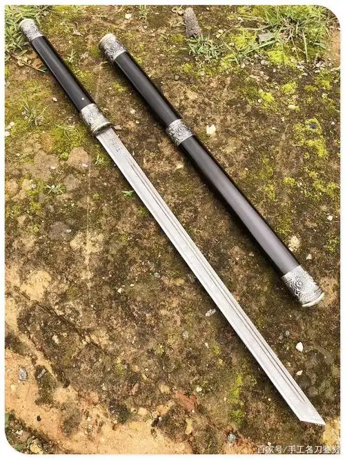 户撒花纹钢紫檀木唐刀