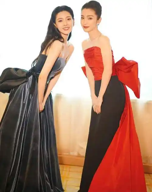 电影之夜红毯明星造型被群嘲刘亦菲勒脖子李冰冰像扑棱蛾子