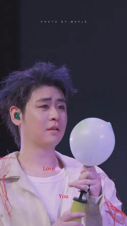 大家看图说话吧  我已被可爱9215迷迷糊糊了  ——@小辫儿张云雷