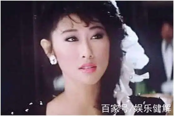 费翔前女友,房祖名干妈,与林子祥师生恋,58岁叶倩文活成女王