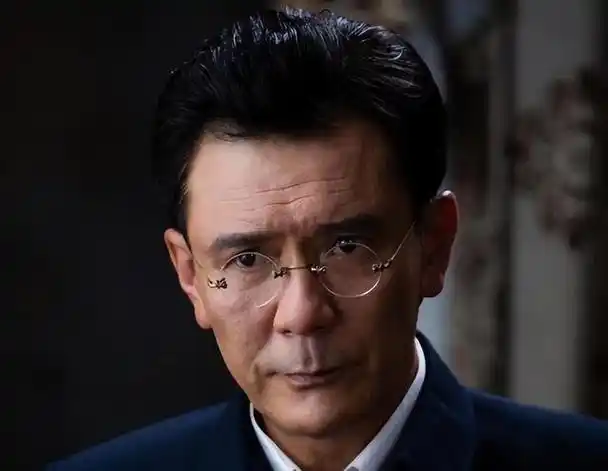 靳东谍战剧再演特工,看清反派人选,熬夜也要追