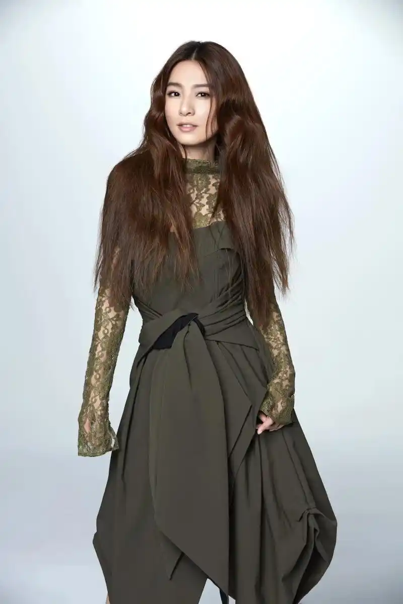 田馥甄时尚美照!