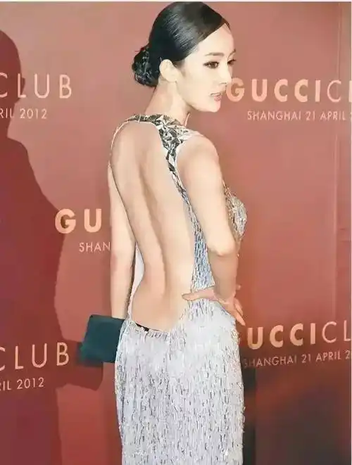 "杨幂大尺度私照曝光,惊艳无比!这个角度你绝对没见过!