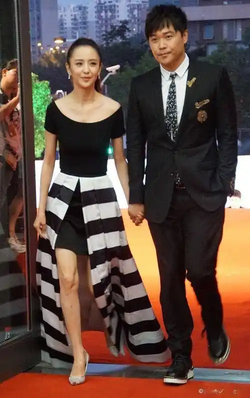 佟丽娅陈思诚被曝"离婚同居",知情人:孩子面前永远夫妻