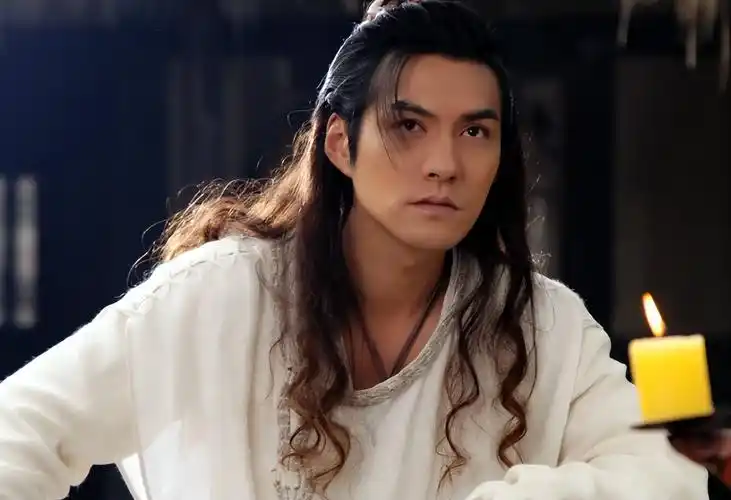 《神雕侠侣》里的古天乐,《新萧十一郎》里的严屹宽这些古装天花板