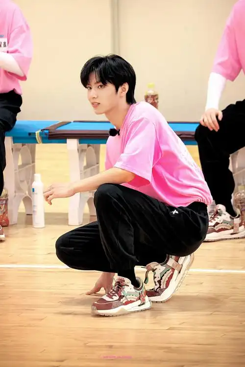 刘耀文全场mvp##刘耀文夏日运动会饭拍