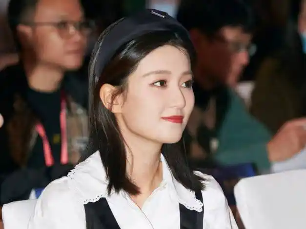 地产身家500亿,娘家是同行|杨紫|结婚|韩东君|赖海民|深圳市_网易订阅