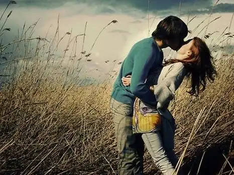 谈恋爱时,这些有效的身体接触能让她更爱你