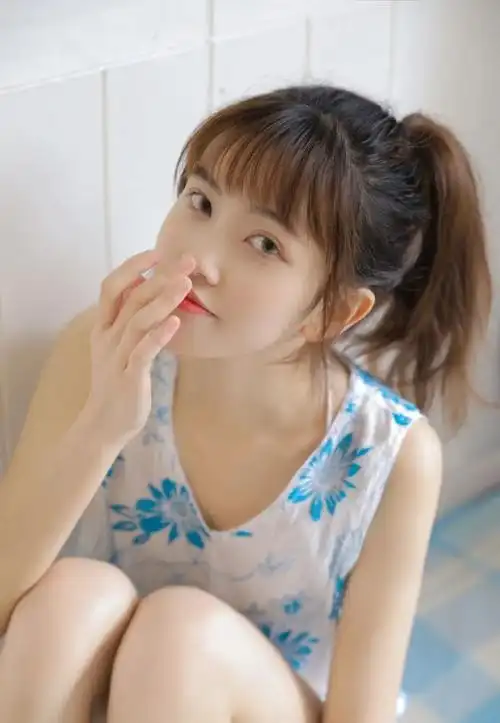 气质小清新美女可爱生活照