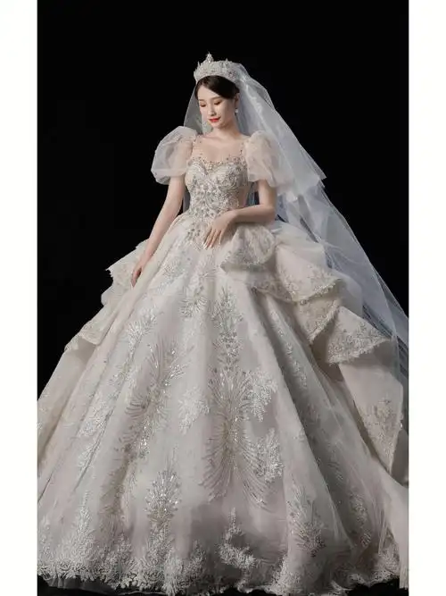宫廷风泡泡袖大拖尾主纱青岛婚纱