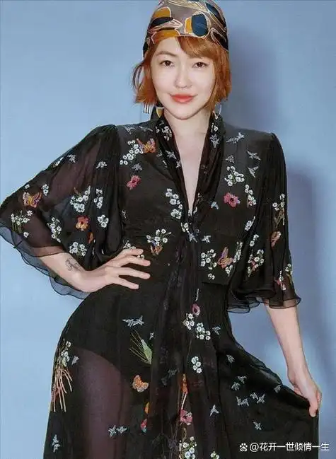 小s爆料大s将穿超级大礼服参加生日party,大s言语之间尽显伤感!