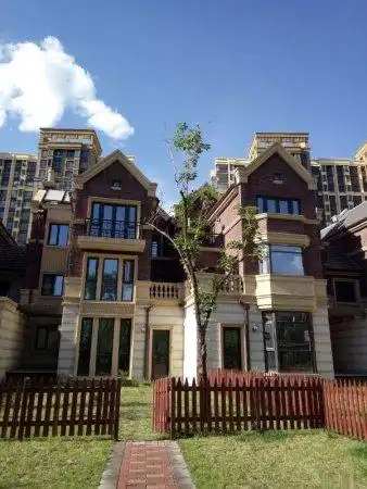 富力新城联排别墅 地上三层超大花园 业主花了90万装修-徐康店铺-北京