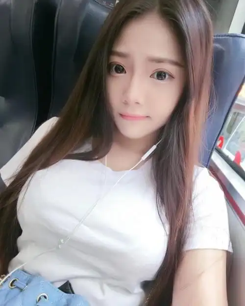 大胸美女性感妩媚人体诱惑写真