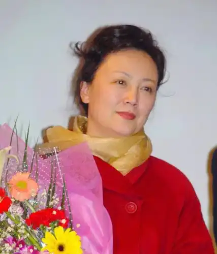 演员赵静近照曝光,主演《街上流行红裙子》,丈夫曾是自己的粉丝