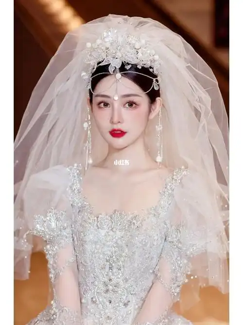 新娘婚纱造型皇冠造型