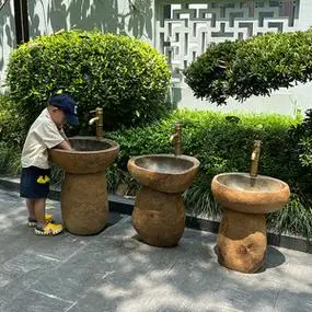 儿童洗手盆户外鹅卵石水池幼儿园专用石头立柱盆创意洗脸面盆个性