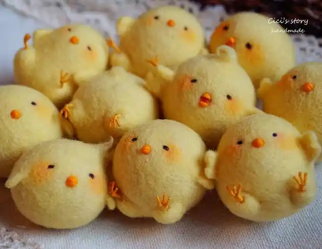 小鸡 羊毛毡作品 图片取自@-cicistory- 侵歉删