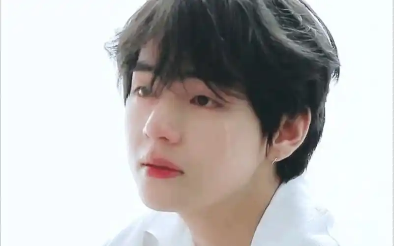 【金泰亨/小哭包】"比起哭的样子更想让大家看我笑的样子"小哭包哭