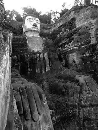 乐山大佛胸口惊现密室 竟藏绝世珍宝